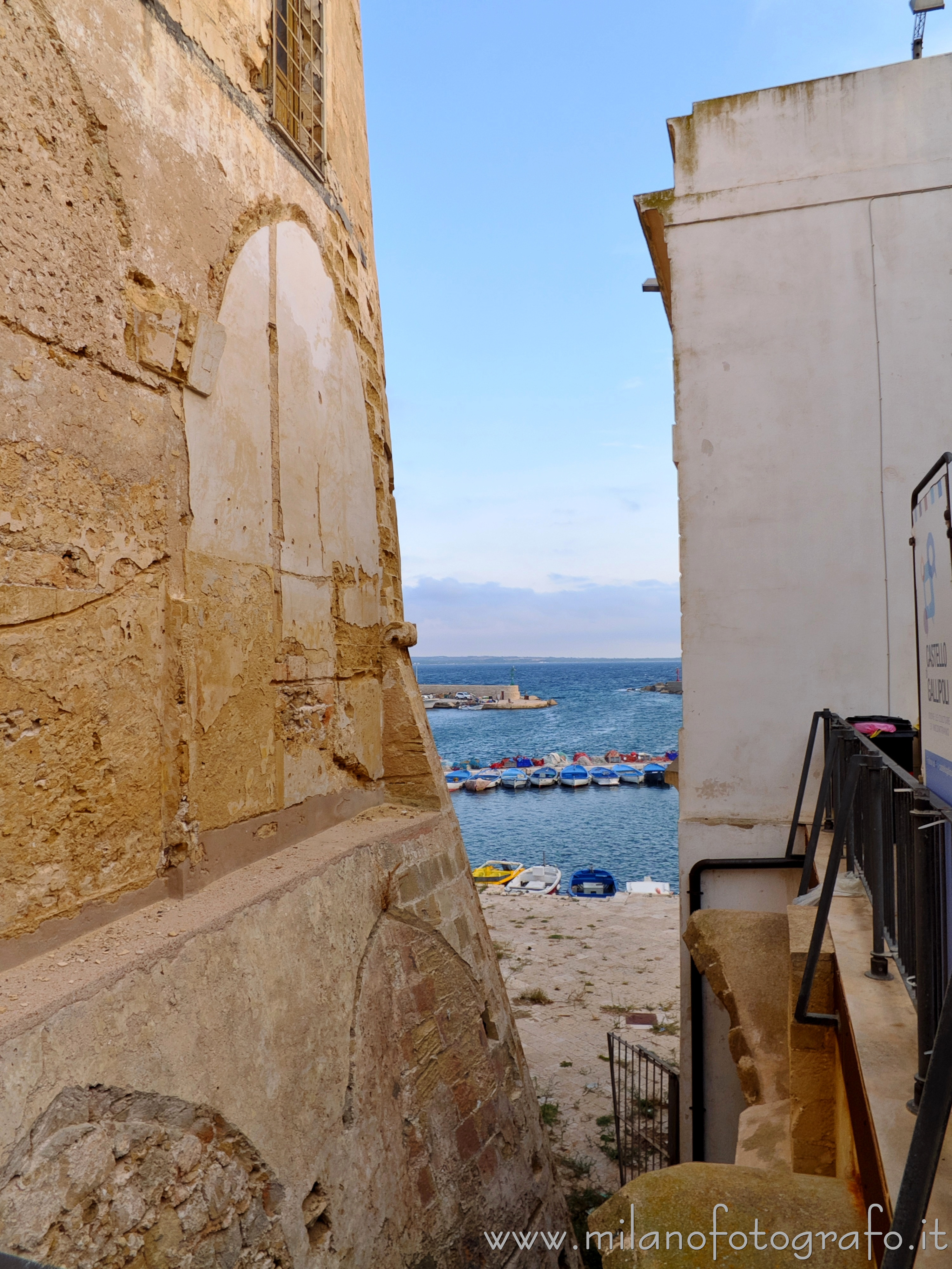 Gallipoli (Lecce, Italy) - Looking at the see from the entrance of the castle